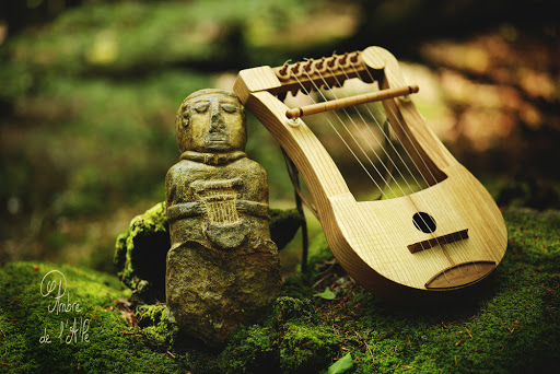 اجزای ساز و استایل نگهداشتن چنگ رومی