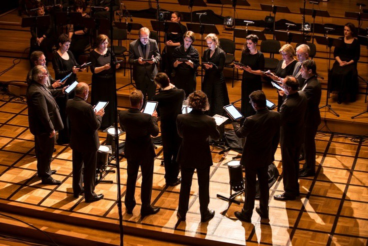 پوشش مناسب تکنواز در کنسرت